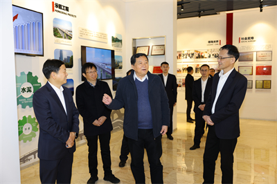 2023年2月，中国水泥协会会长高登榜来红狮集团调研指导